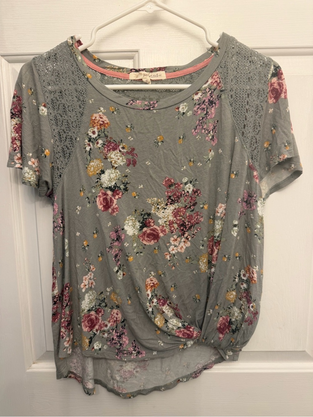 Rewind Gray Floral Lace-Shoulder Twist-Hem Tee